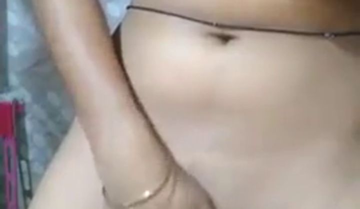 Sexy Desi Girl Masturbating